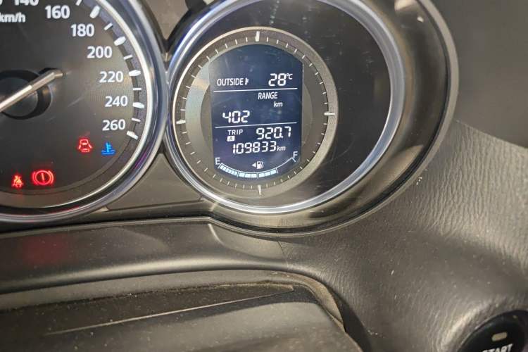 Used Mazda CX-5 2014 2.0L Automatic Two-Wheel Drive Urban Version Odometer Close Up