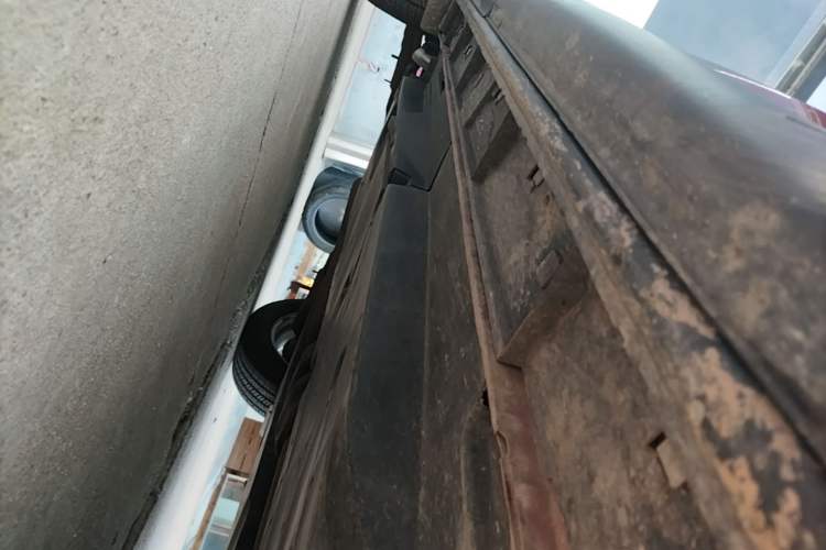 Used Mazda CX-5 2014 2.0L Automatic Two-Wheel Drive Urban Version Right Side Sill