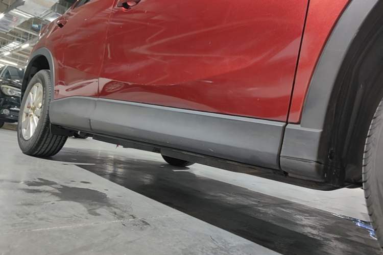 Used Mazda CX-5 2014 2.0L Automatic Two-Wheel Drive Urban Version Right Side Sill