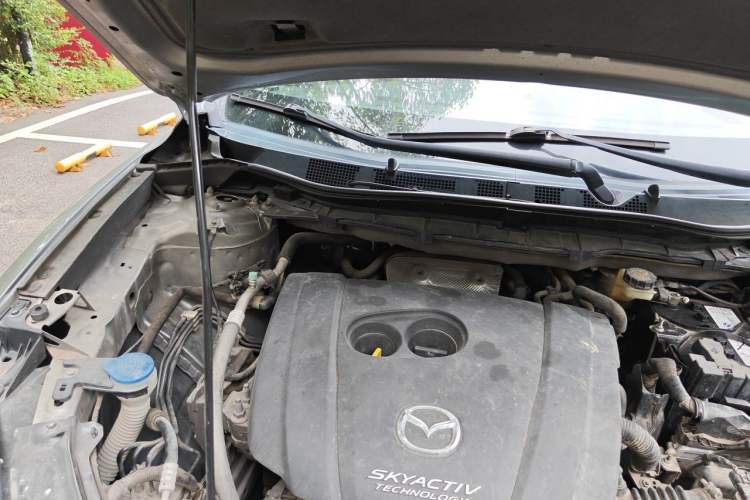 Used Mazda CX-5 2014 2.0L Automatic Two-Wheel Drive Urban Version Engine Bay Right
