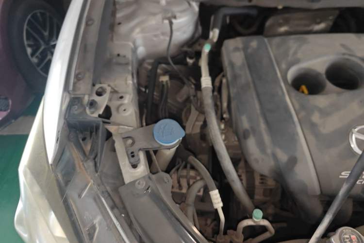Used Mazda CX-5 2014 2.0L Automatic Two-Wheel Drive Urban Version Engine Bay Right