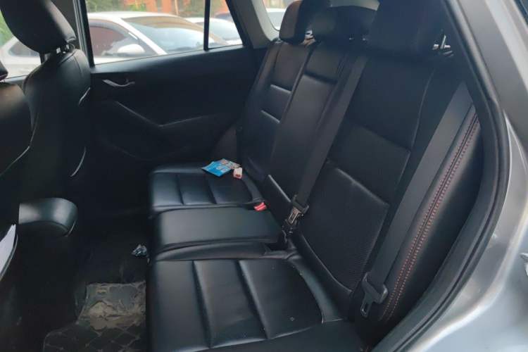 Used Mazda CX-5 2014 2.0L Automatic Two-Wheel Drive Urban Version Left Rear Seat