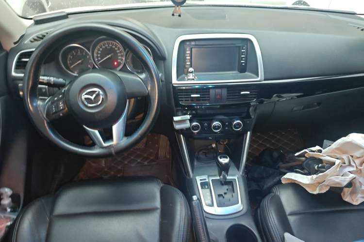 Used Mazda CX-5 2014 2.0L Automatic Two-Wheel Drive Urban Version Center Console