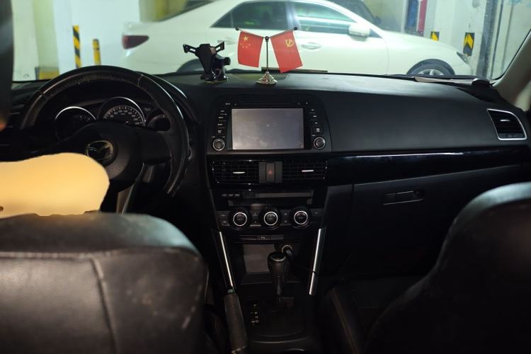 Used Mazda CX-5 2014 2.0L Automatic Two-Wheel Drive Urban Version Center Console