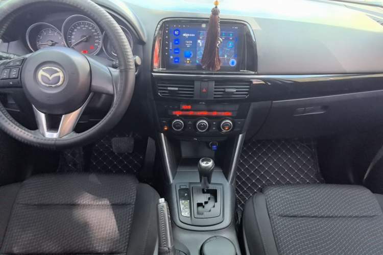 Used Mazda CX-5 2014 2.0L Automatic Two-Wheel Drive Urban Version Center Console
