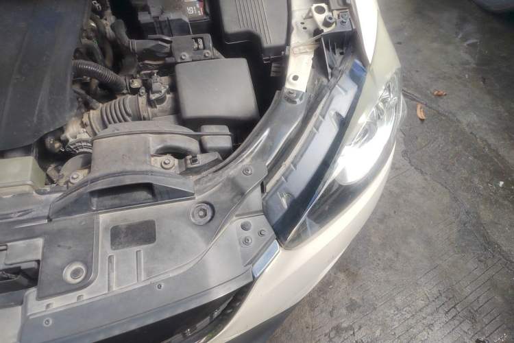 Used Mazda CX-5 2014 2.0L Automatic Two-Wheel Drive Urban Version Engine Bay Left