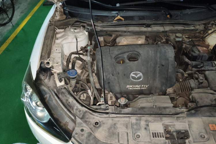 Used Mazda CX-5 2014 2.0L Automatic Two-Wheel Drive Urban Version Engine Bay Right