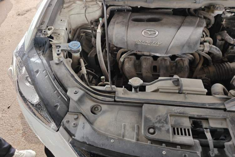 Used Mazda CX-5 2014 2.0L Automatic Two-Wheel Drive Urban Version Engine Bay Right