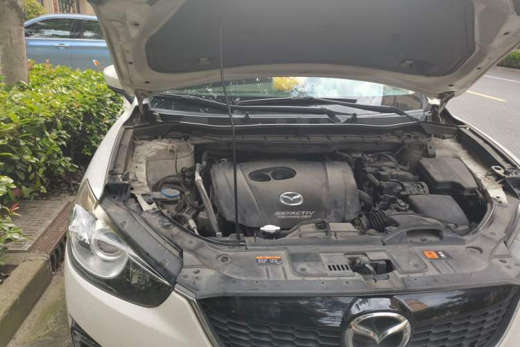 Used Mazda CX-5 2014 2.0L Automatic Two-Wheel Drive Urban Version Engine Bay Right
