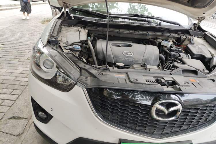 Used Mazda CX-5 2014 2.0L Automatic Two-Wheel Drive Urban Version Engine Bay Right