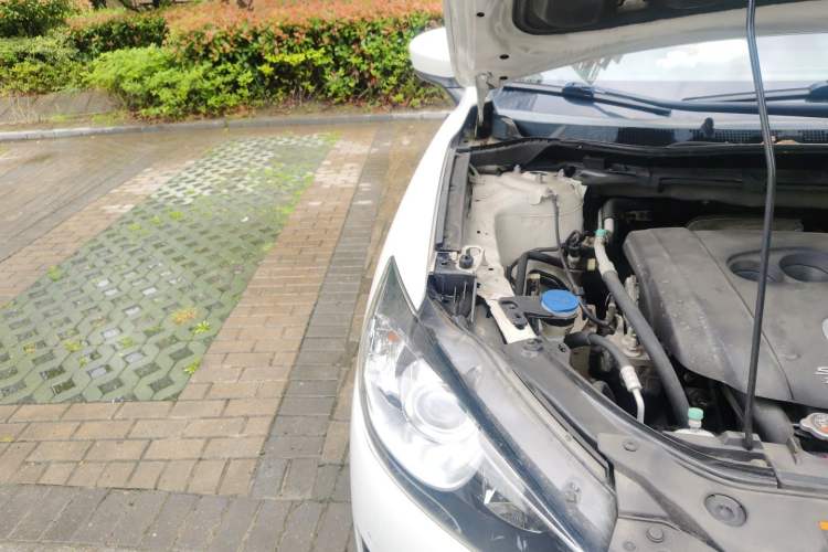 Used Mazda CX-5 2014 2.0L Automatic Two-Wheel Drive Urban Version Engine Bay Right