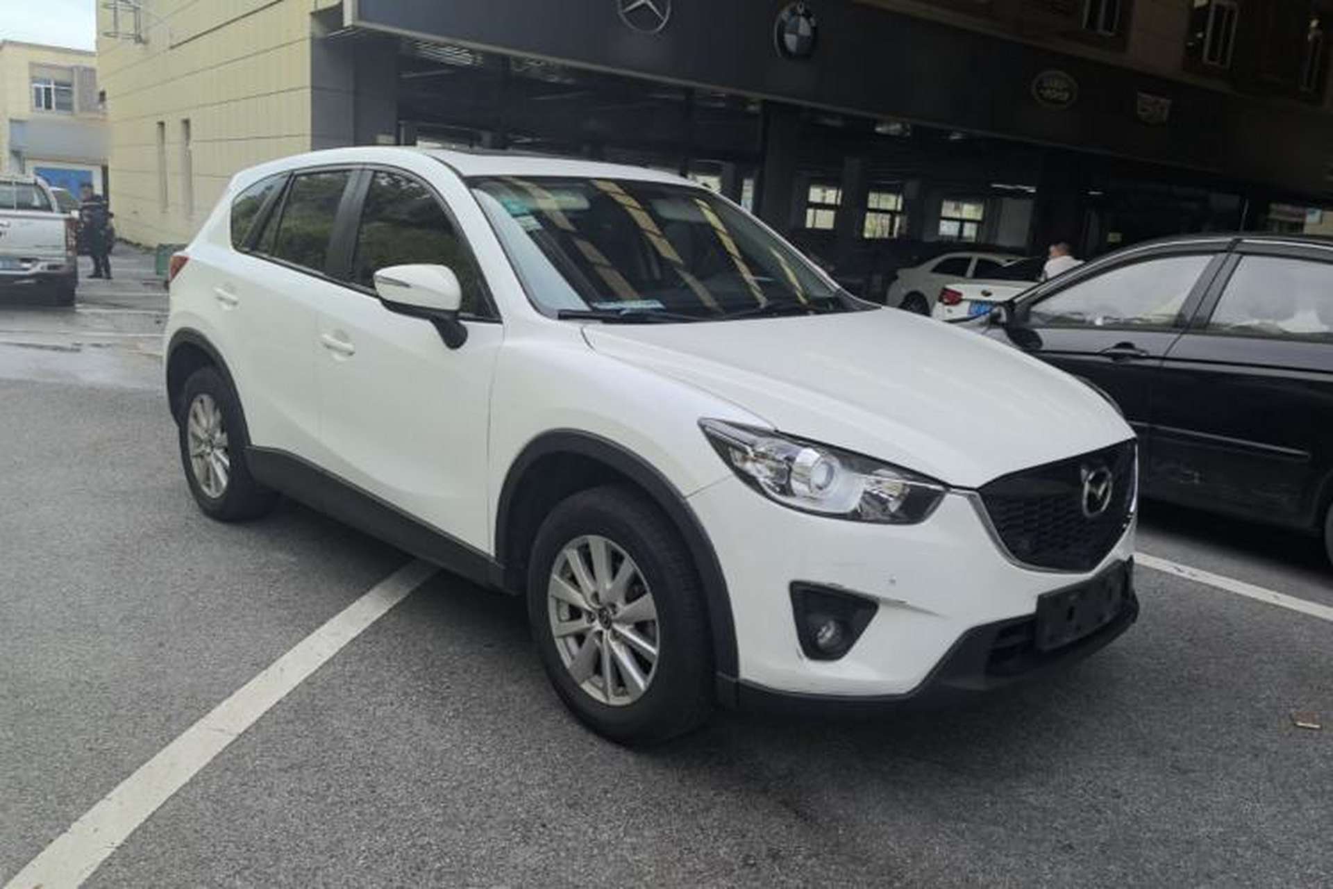 Used Mazda CX-5 2014 2.0L Automatic Two-Wheel Drive Urban Version Front Right 45 Deg
