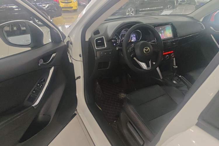 Used Mazda CX-5 2014 2.0L Automatic Two-Wheel Drive Urban Version Interior 2