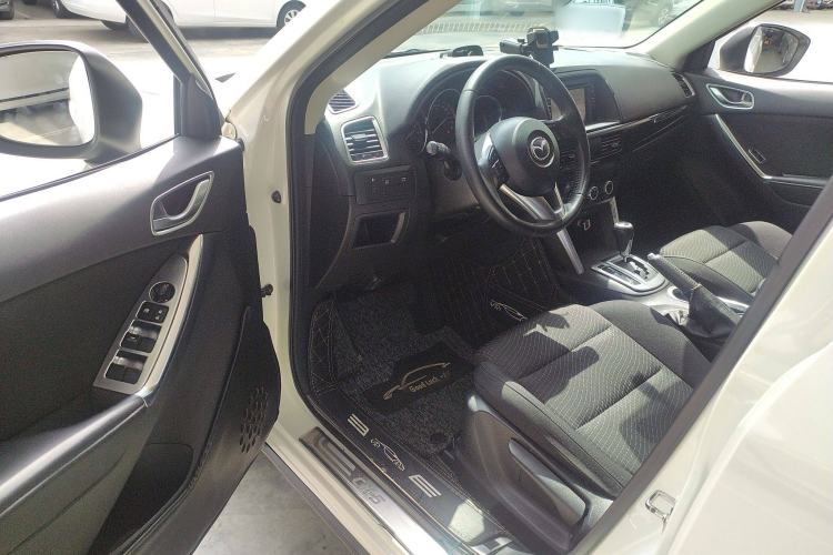Used Mazda CX-5 2014 2.0L Automatic Two-Wheel Drive Urban Version Interior 2
