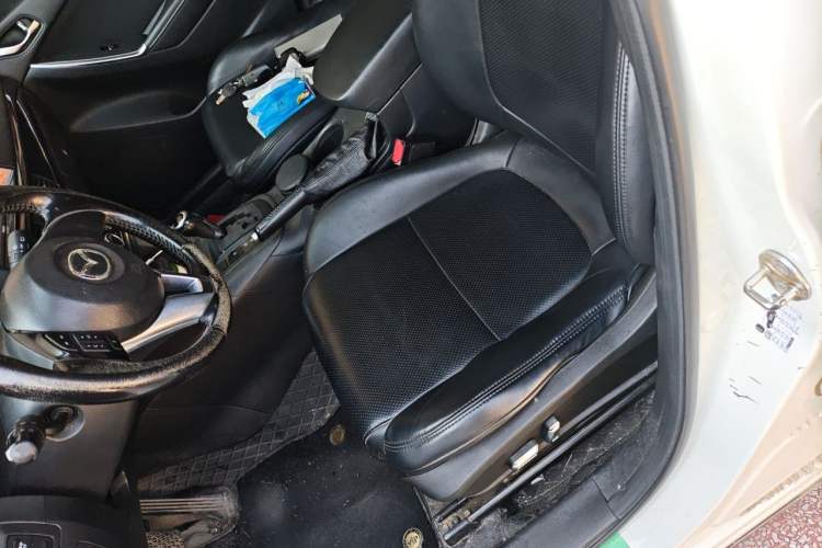 Used Mazda CX-5 2014 2.0L Automatic Two-Wheel Drive Urban Version Left Front Seat