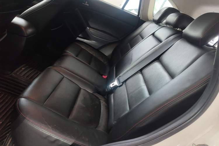 Used Mazda CX-5 2014 2.0L Automatic Two-Wheel Drive Urban Version Left Rear Seat