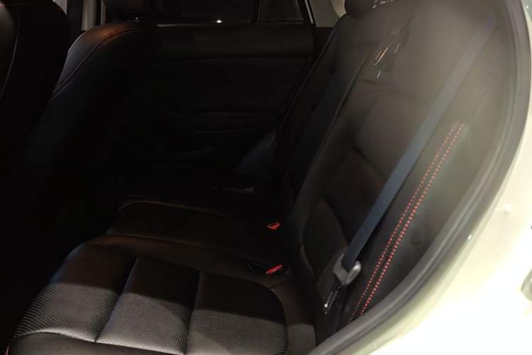 Used Mazda CX-5 2014 2.0L Automatic Two-Wheel Drive Urban Version Left Rear Seat