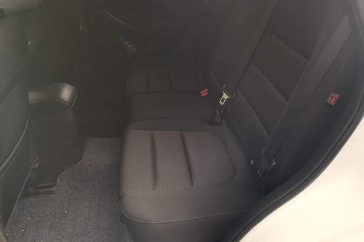 Used Mazda CX-5 2014 2.0L Automatic Two-Wheel Drive Urban Version Left Rear Seat