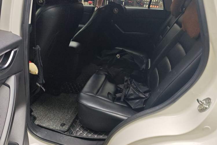 Used Mazda CX-5 2014 2.0L Automatic Two-Wheel Drive Urban Version Left Rear Seat