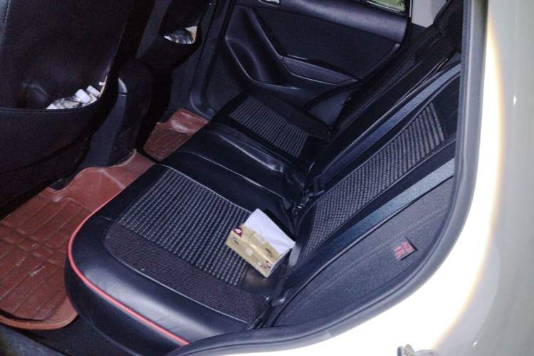 Used Mazda CX-5 2014 2.0L Automatic Two-Wheel Drive Urban Version Left Rear Seat