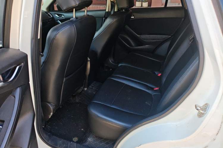 Used Mazda CX-5 2014 2.0L Automatic Two-Wheel Drive Urban Version Left Rear Seat