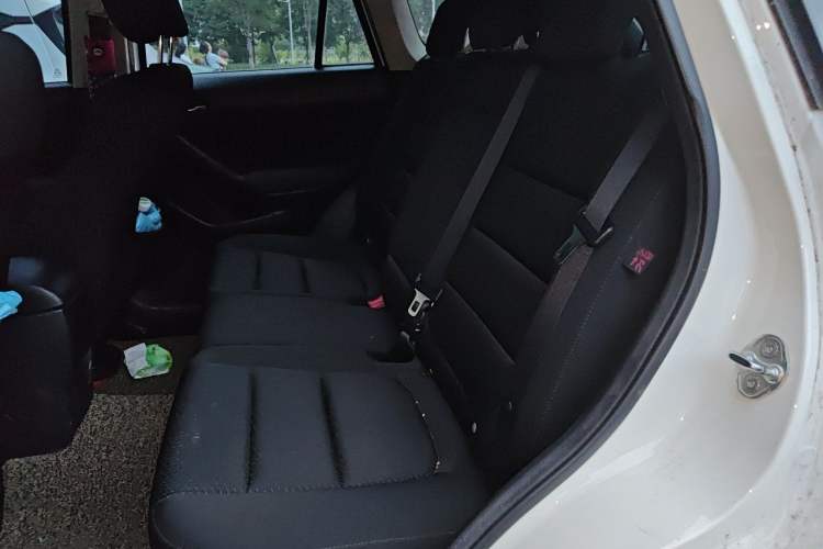 Used Mazda CX-5 2014 2.0L Automatic Two-Wheel Drive Urban Version Left Rear Seat