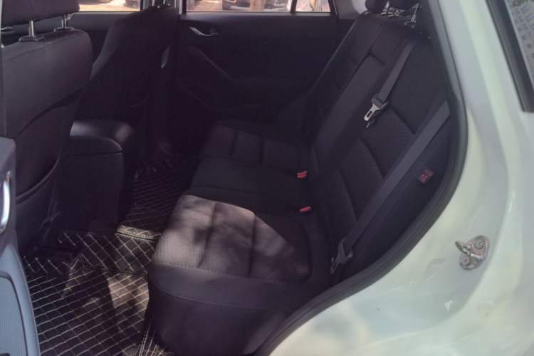 Used Mazda CX-5 2014 2.0L Automatic Two-Wheel Drive Urban Version Left Rear Seat