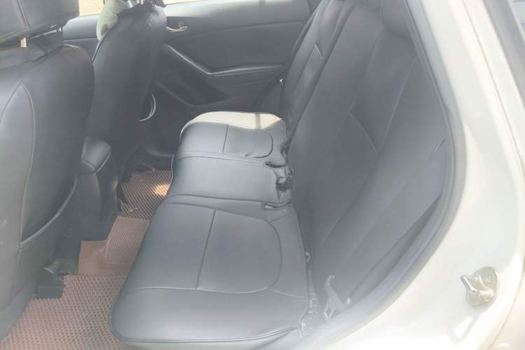 Used Mazda CX-5 2014 2.0L Automatic Two-Wheel Drive Urban Version Left Rear Seat