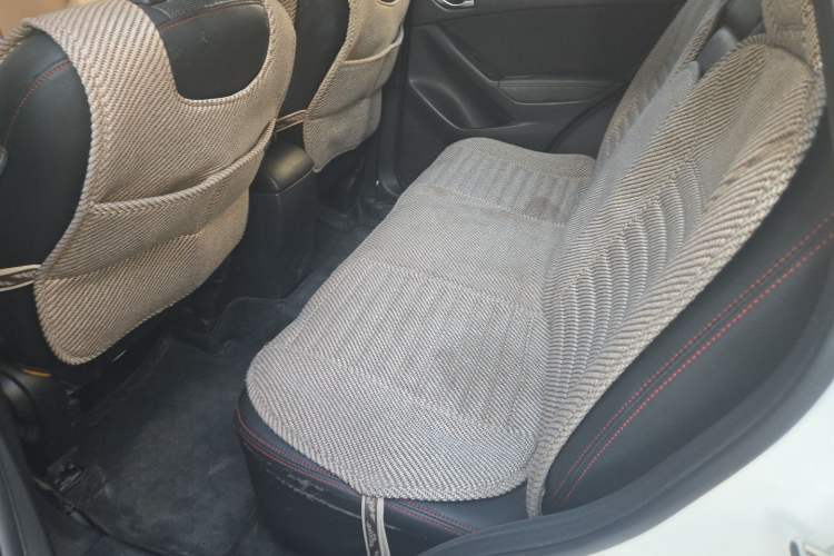 Used Mazda CX-5 2014 2.0L Automatic Two-Wheel Drive Urban Version Left Rear Seat