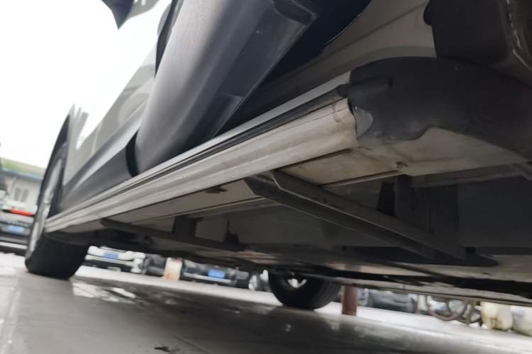 Used Mazda CX-5 2014 2.0L Automatic Two-Wheel Drive Urban Version Left Side Sill
