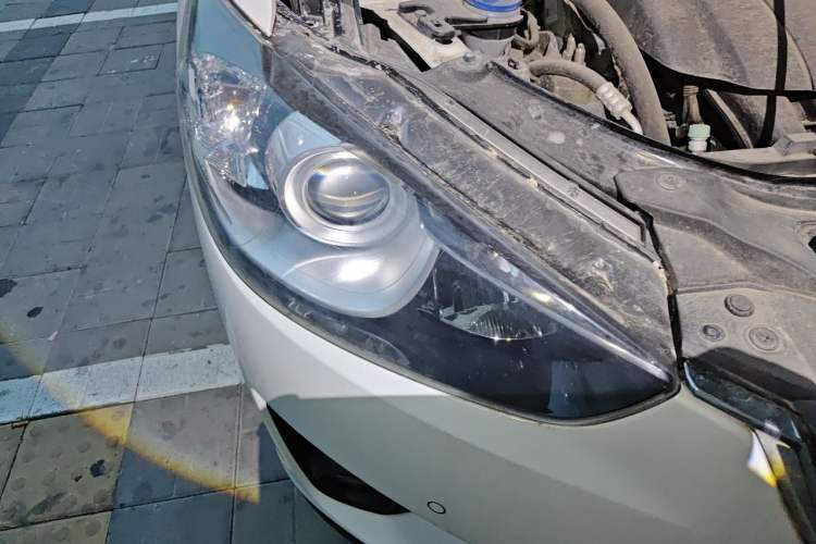 Used Mazda CX-5 2014 2.0L Automatic Two-Wheel Drive Urban Version Right Front Headlight