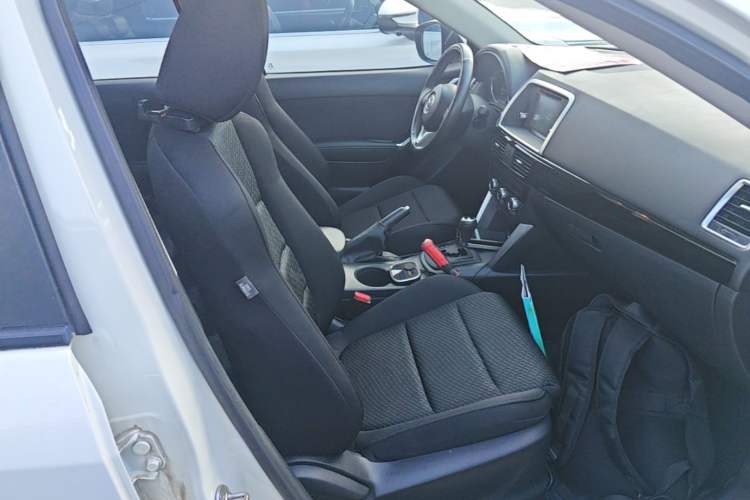 Used Mazda CX-5 2014 2.0L Automatic Two-Wheel Drive Urban Version Right Front Seat