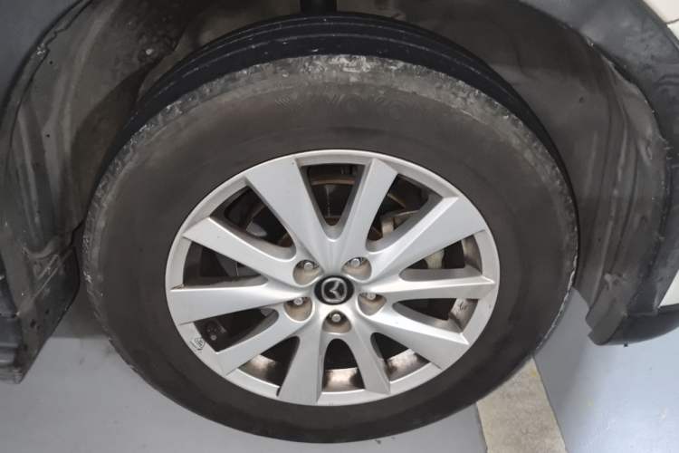 Used Mazda CX-5 2014 2.0L Automatic Two-Wheel Drive Urban Version Right Front Wheel Hub