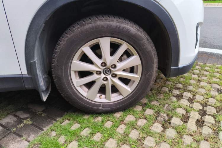 Used Mazda CX-5 2014 2.0L Automatic Two-Wheel Drive Urban Version Right Front Wheel Hub