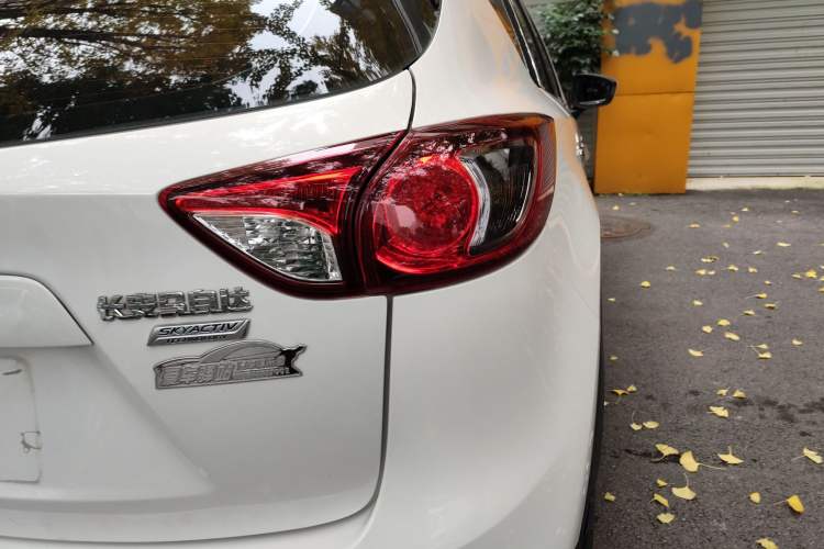 Used Mazda CX-5 2014 2.0L Automatic Two-Wheel Drive Urban Version Right Rear Taillight
