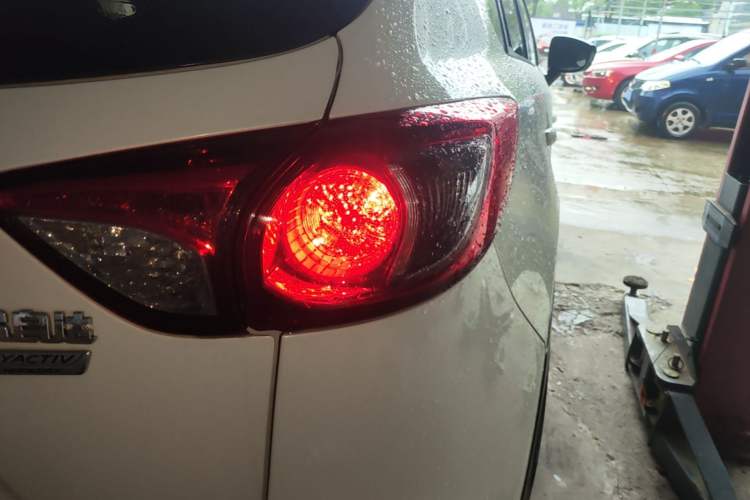 Used Mazda CX-5 2014 2.0L Automatic Two-Wheel Drive Urban Version Right Rear Taillight