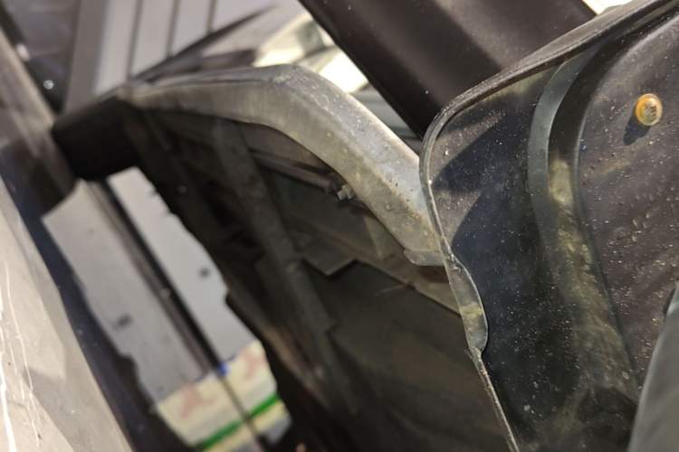 Used Mazda CX-5 2014 2.0L Automatic Two-Wheel Drive Urban Version Right Side Sill