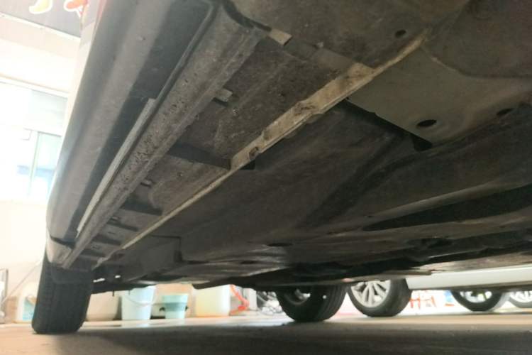 Used Mazda CX-5 2014 2.0L Automatic Two-Wheel Drive Urban Version Right Side Sill