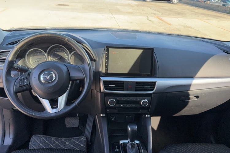 Used Mazda CX-5 2015 2.0L Automatic Two-Wheel Drive Urban Version Center Console