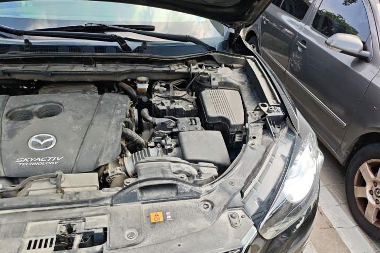Used Mazda CX-5 2015 2.0L Automatic Two-Wheel Drive Urban Version Engine Bay Left