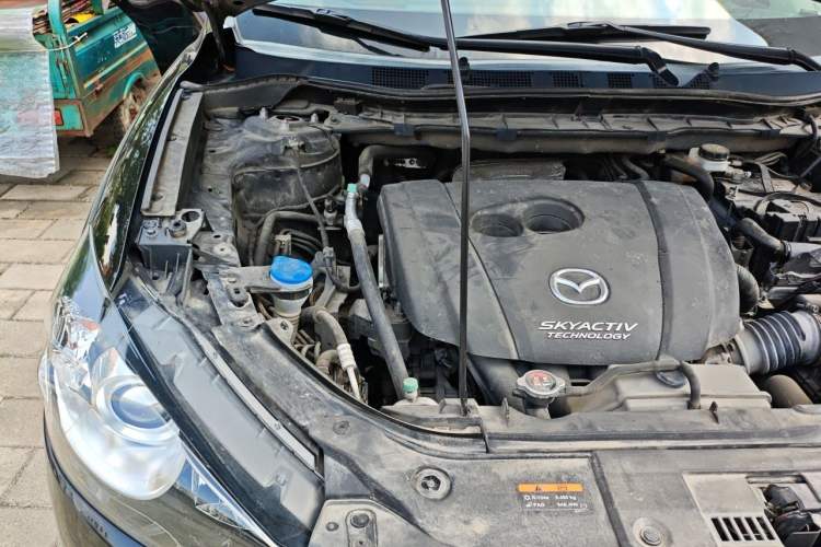 Used Mazda CX-5 2015 2.0L Automatic Two-Wheel Drive Urban Version Engine Bay Right
