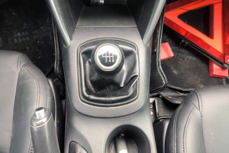 Used Mazda CX-5 2015 2.0L Manual Two-Wheel Drive Comfort Version Gear Lever