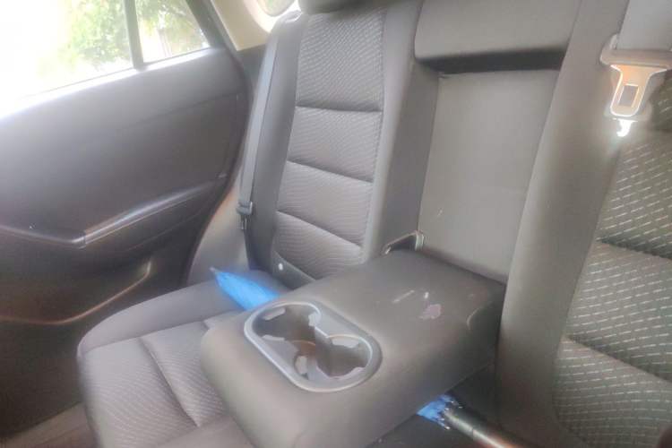 Used Mazda CX-5 2015 2.0L Automatic Two-Wheel Drive Urban Version Left Rear Seat
