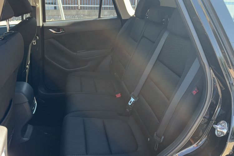 Used Mazda CX-5 2015 2.0L Automatic Two-Wheel Drive Urban Version Left Rear Seat