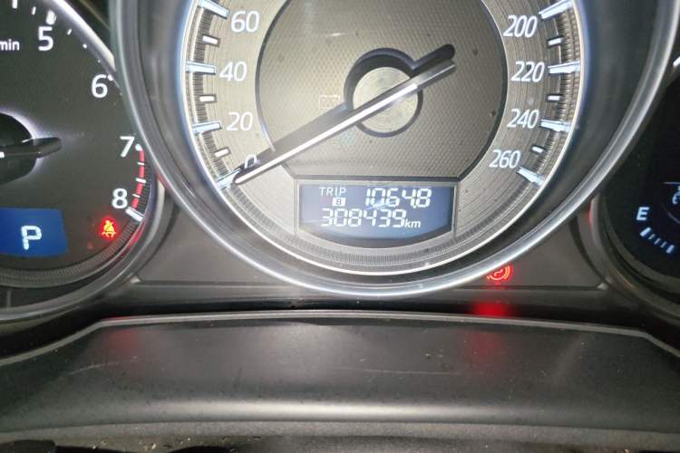 Used Mazda CX-5 2015 2.5L Automatic 4x4 Flagship Model Odometer Close Up