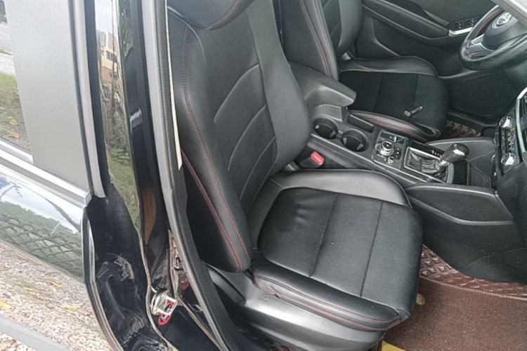 Used Mazda CX-5 2015 2.0L Automatic Two-Wheel Drive Urban Version Right Front Seat