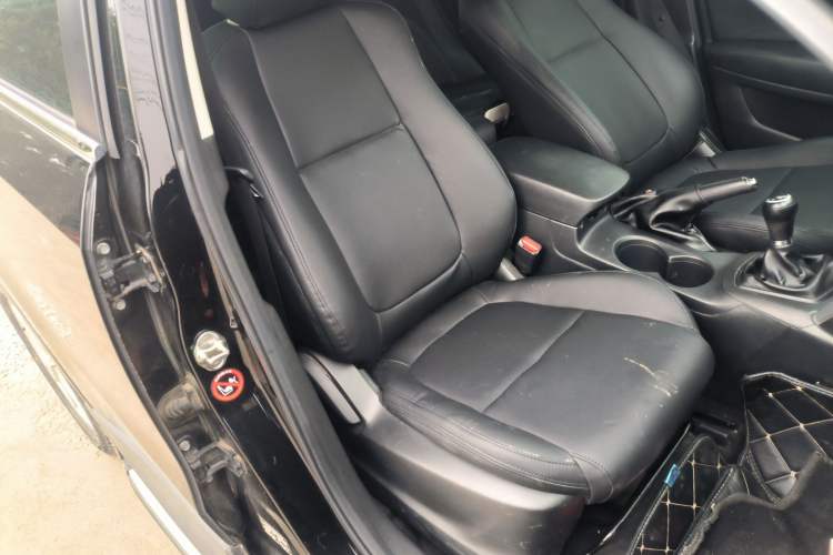 Used Mazda CX-5 2015 2.0L Manual Two-Wheel Drive Comfort Version Right Front Seat