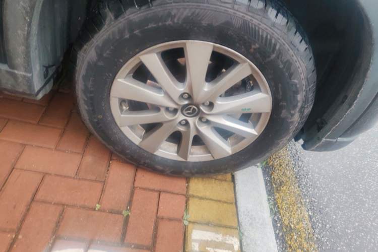 Used Mazda CX-5 2015 2.0L Automatic Two-Wheel Drive Urban Version Right Front Wheel Hub