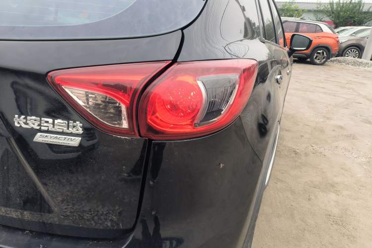 Used Mazda CX-5 2015 2.0L Manual Two-Wheel Drive Comfort Version Right Rear Taillight