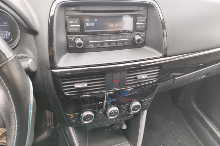 Used Mazda CX-5 2015 2.0L Manual Two-Wheel Drive Comfort Version Audio And AC Panel